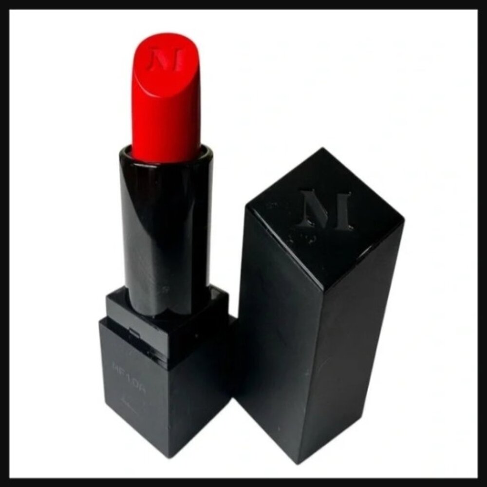 Morphe lipstick cream Hotshot Red New